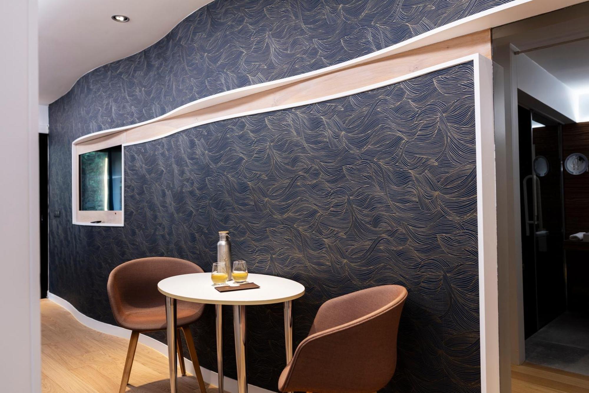 Hotel & Restaurant Origines Par Adrien Descouls - Teritoria Le Broc  الغرفة الصورة