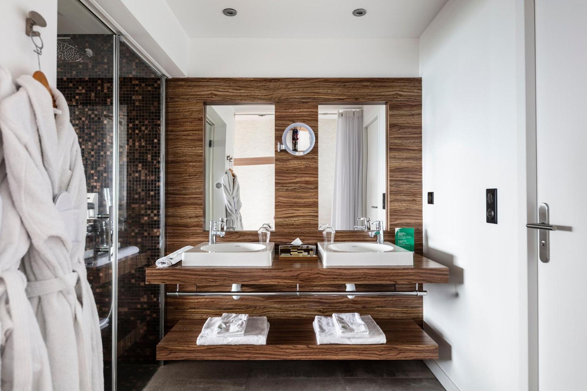 Hotel & Restaurant Origines Par Adrien Descouls - Teritoria Le Broc  الغرفة الصورة